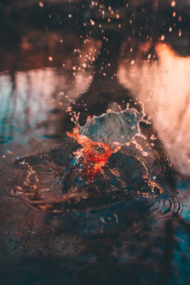 congelado fotográfico de una gota de agua