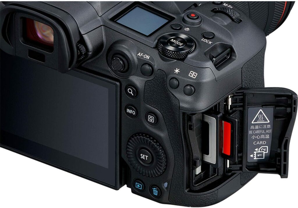 Canon EOS R5 slots de memorias