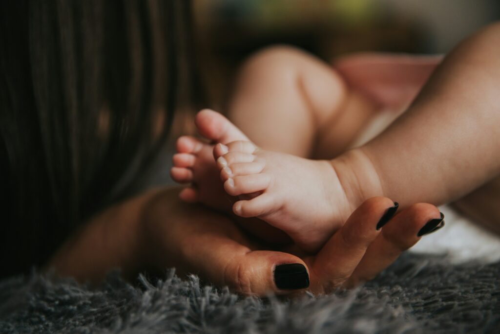 detalles de pies de bebé